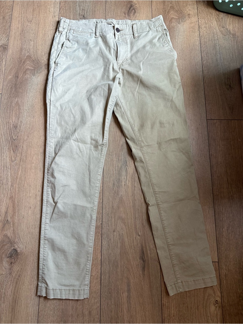 American Eagle Outfitters Light Tan Chino Pants